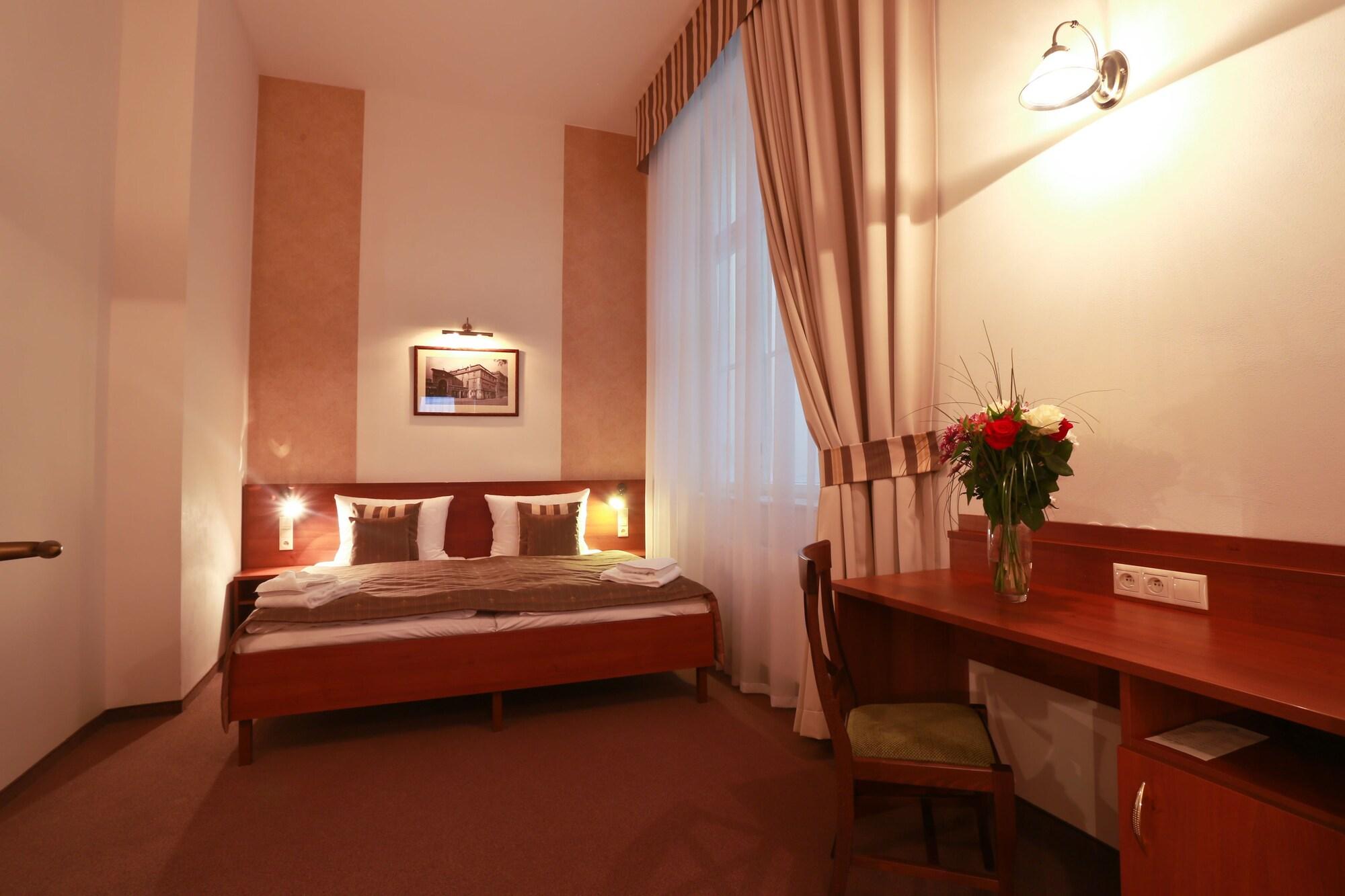 פראג Hotel Svaty Jan מראה חיצוני תמונה