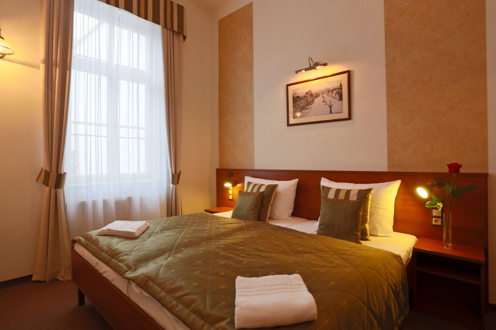 פראג Hotel Svaty Jan מראה חיצוני תמונה