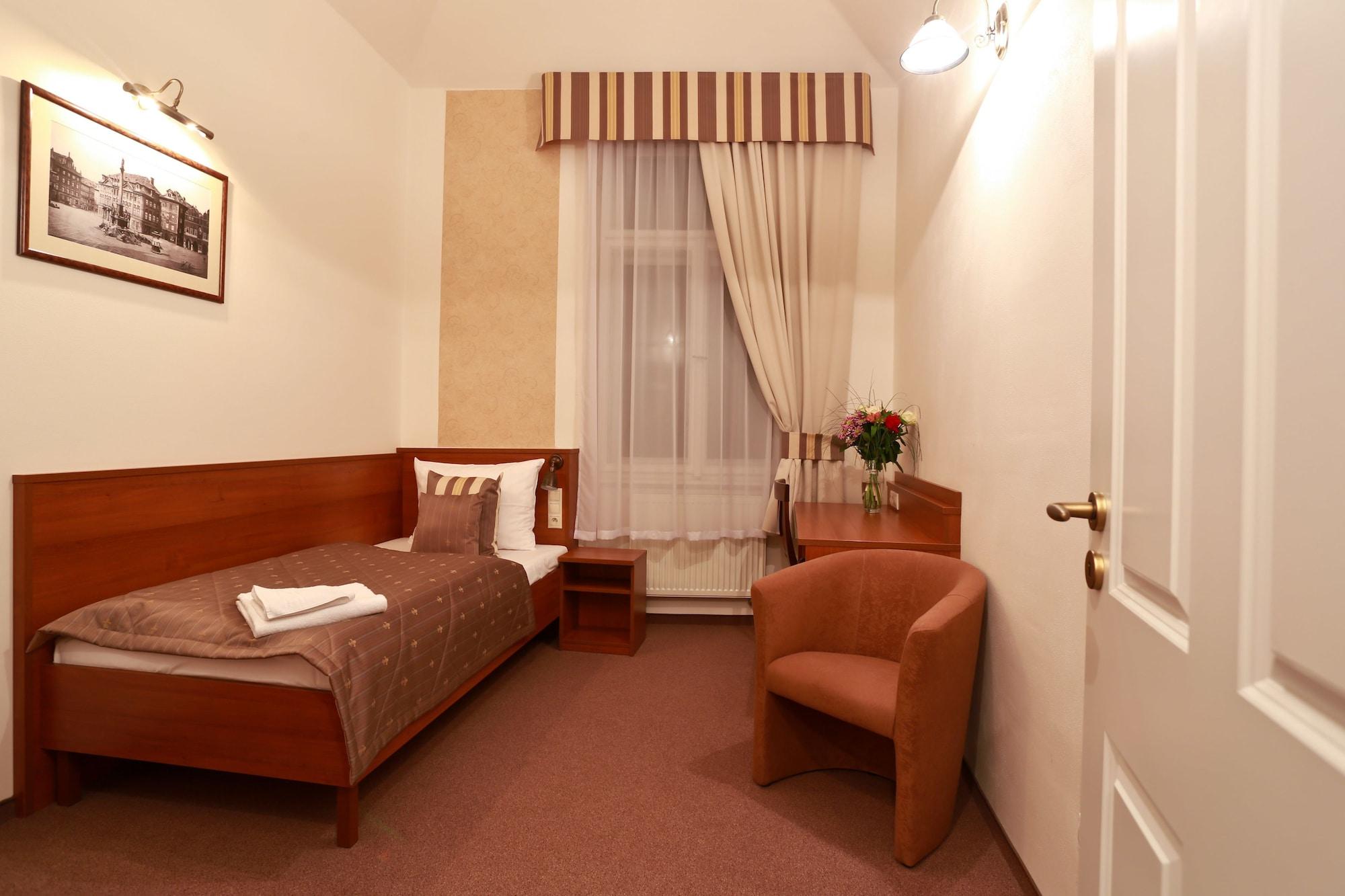 פראג Hotel Svaty Jan מראה חיצוני תמונה